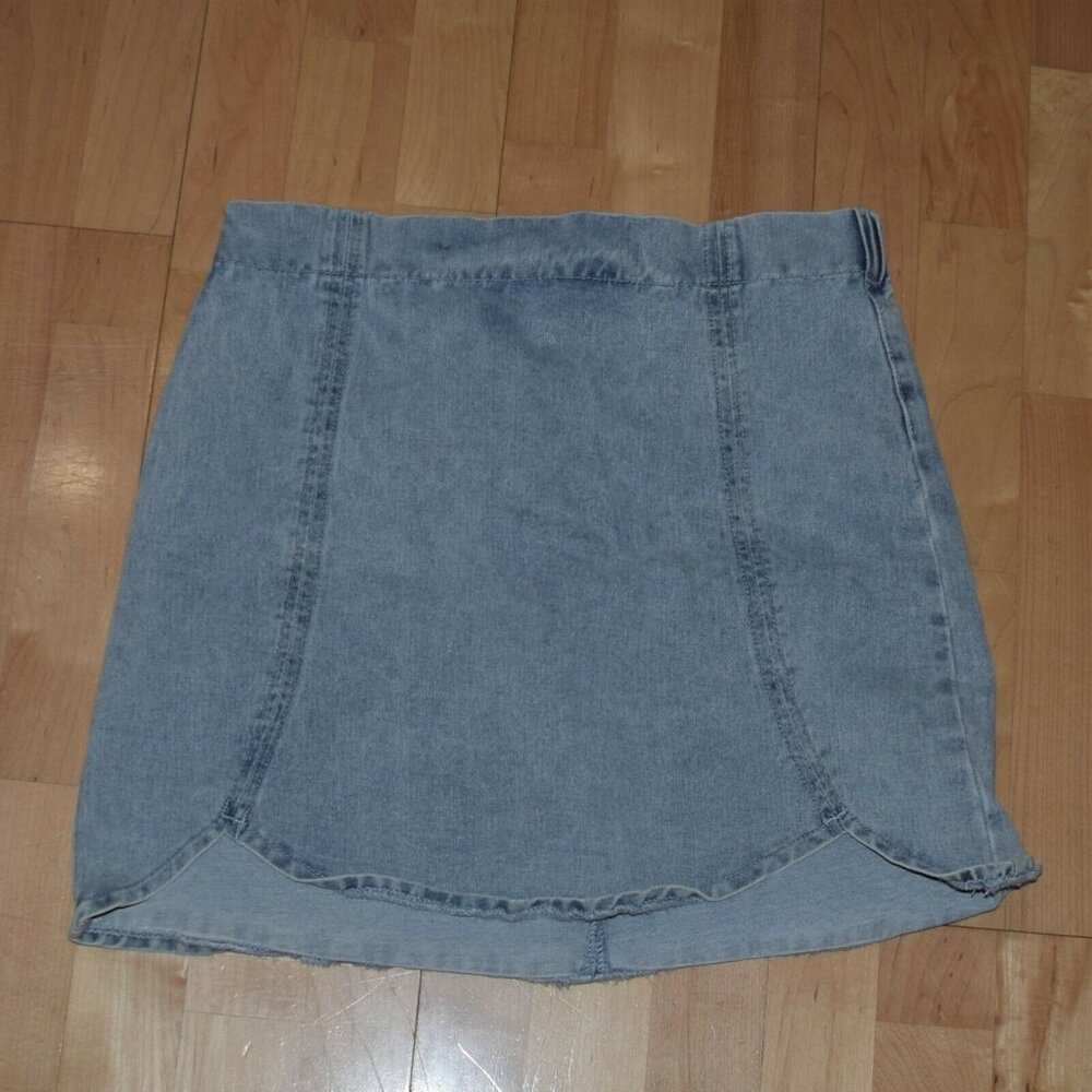 WISH LIST JEANS (THE BUCKLE) Women's Sz L Elastic Back Tulip denim mini skirt